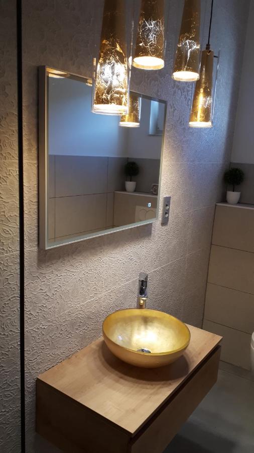 Large Apartment Between Split And Trogir Каштела Экстерьер фото