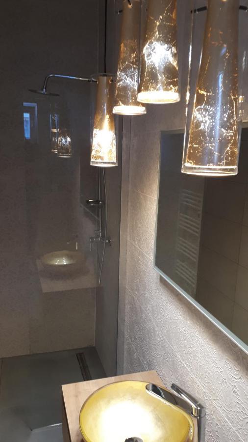 Large Apartment Between Split And Trogir Каштела Экстерьер фото