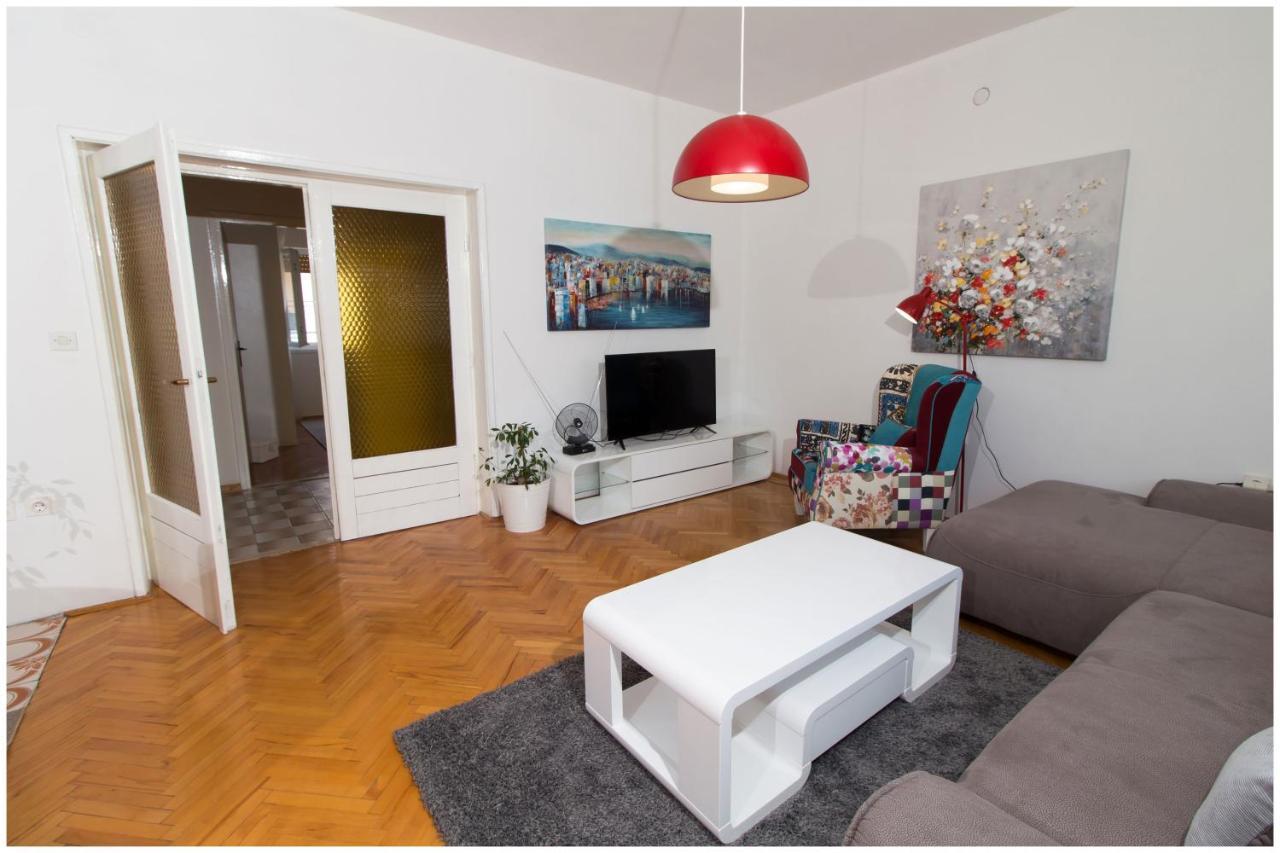 Large Apartment Between Split And Trogir Каштела Экстерьер фото