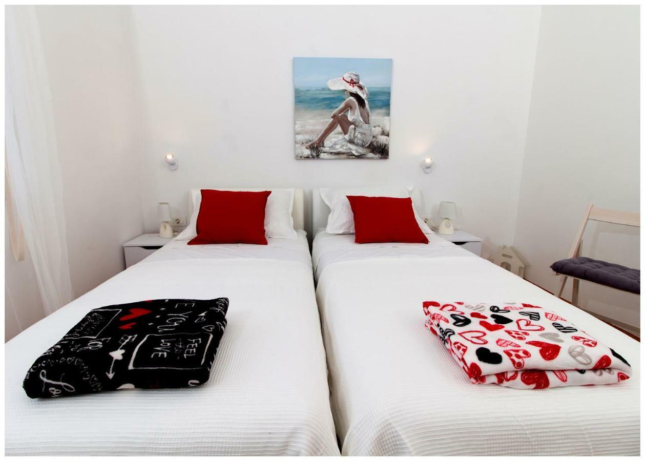 Large Apartment Between Split And Trogir Каштела Экстерьер фото