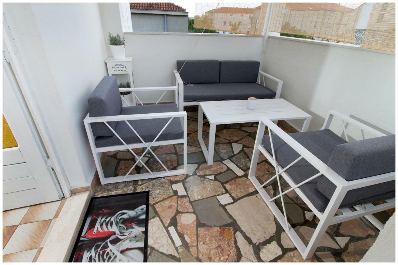 Large Apartment Between Split And Trogir Каштела Экстерьер фото