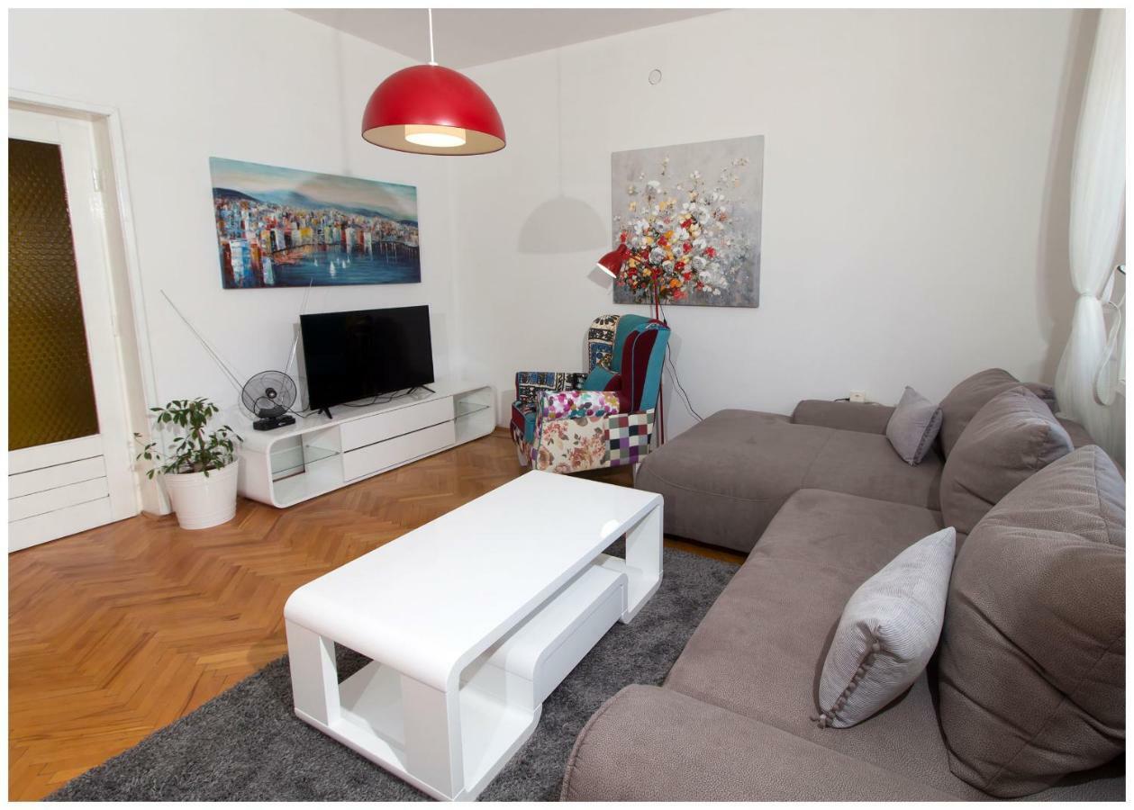 Large Apartment Between Split And Trogir Каштела Экстерьер фото
