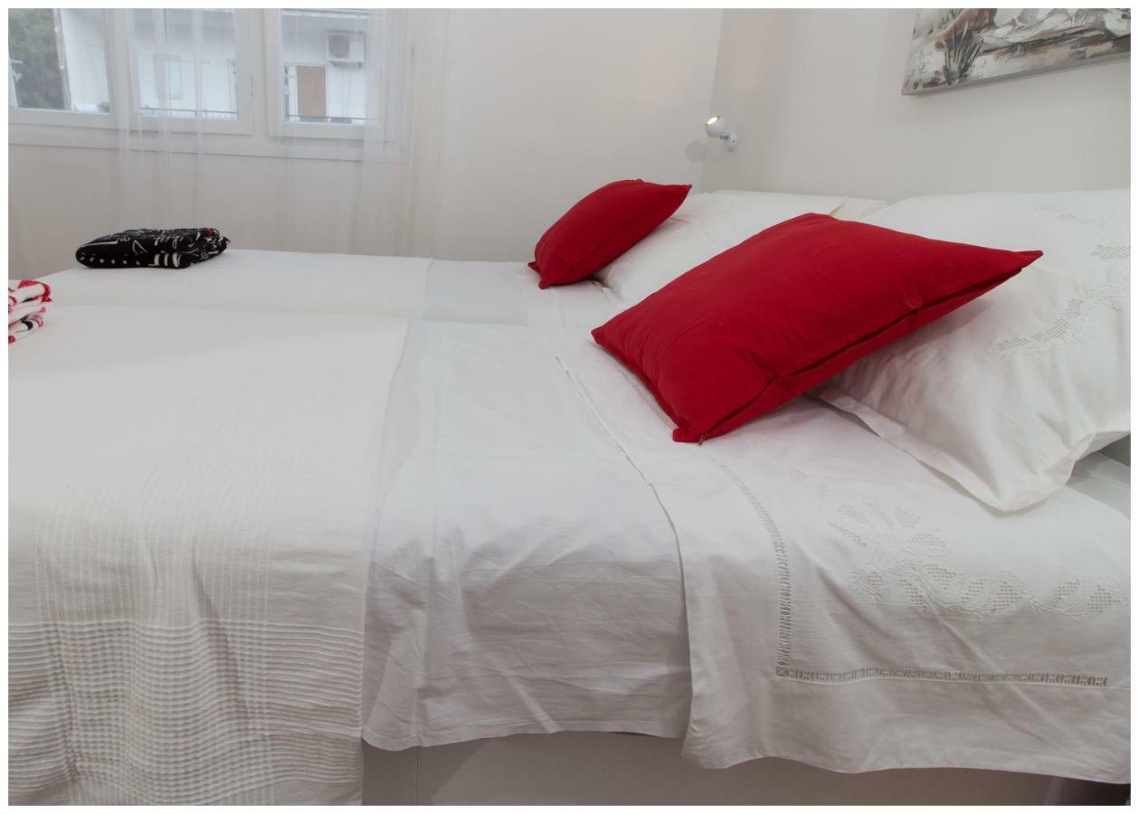 Large Apartment Between Split And Trogir Каштела Экстерьер фото